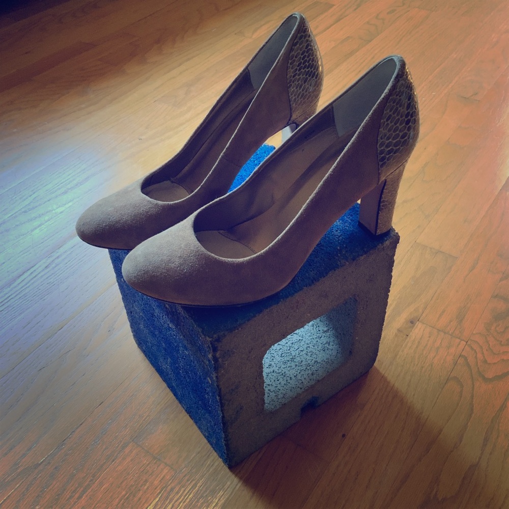 VANELi 3 1/2 inch Heals Suede + Snakeskin sz 8.5